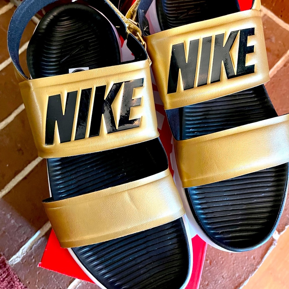 Nike Women's Tanjun Sandals